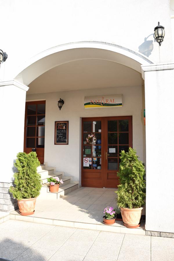Natural Panzió Győr Exterior foto